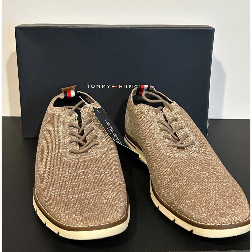 Tommy Hilfiger Men's TM Warden Oxford - NIB-Light Natural Texture - Size 10.5 M
